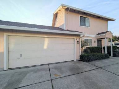 Main picture of 312 Blossom Way Unit D - D