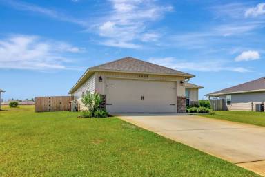 Main picture of 6209 Redberry Dr