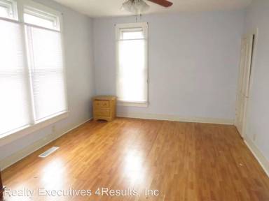 Main picture of 1102 N Elm St