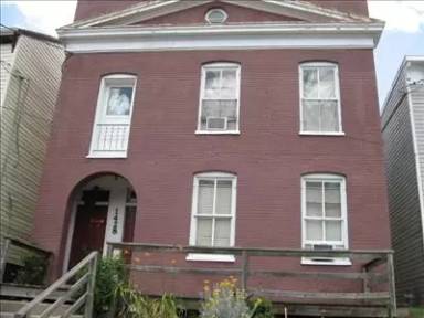 Main picture of 1420 W Clay St