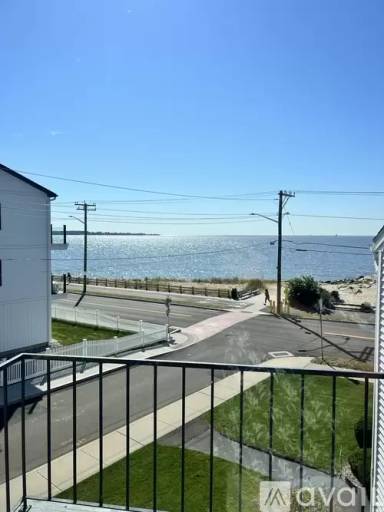 Main picture of 215 Beach St