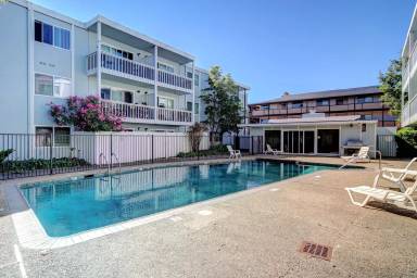 Main picture of 2019 Shoreline Dr