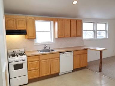 Main picture of 45 Narragansett Ave