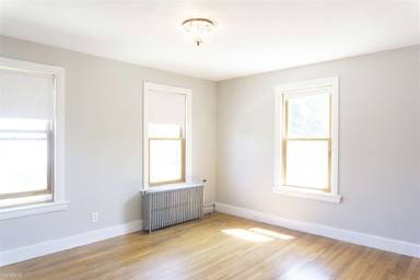 Main picture of 21 Shepard St
