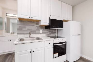 Main picture of 580 Mesa Blvd