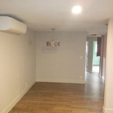 Main picture of 381 Benson St