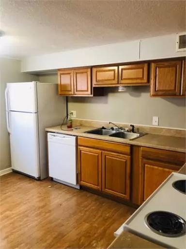 Main picture of 9210 E 54th St