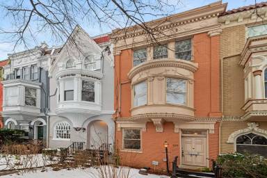 Main picture of 135 N Carolina Ave SE