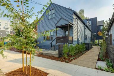 Main picture of 3818 N Vancouver Ave