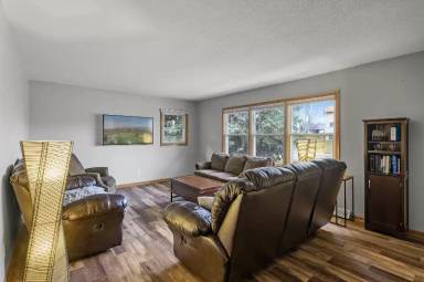 Main picture of 6030 Hemlock Ln N