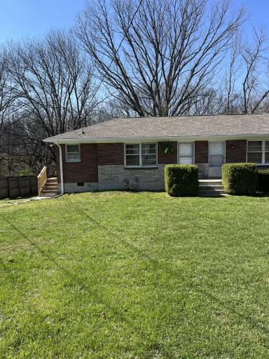 Main picture of 246 McGavock Pike