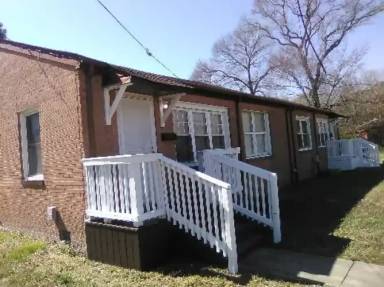 Main picture of 70 Grove St