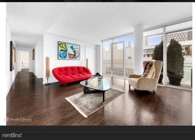 Main picture of 50 Franklin St
