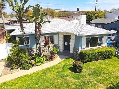 Main picture of 2718 S Barrington Ave