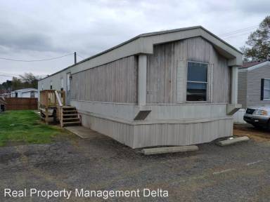 Main picture of 1716 E Market Ave