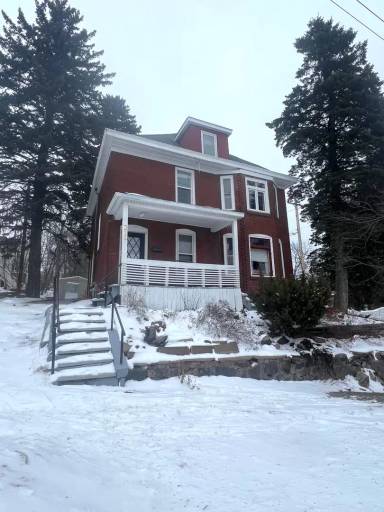 Main picture of 316 N 15th Ave E