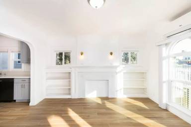 Main picture of 4537 Pickford St
