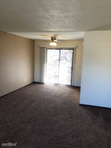 Main picture of 620 S Mount Carmel Ave