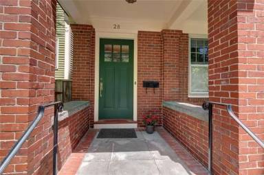 Main picture of 2 Barnes St