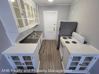 Main picture of 605 S Lexington Ave