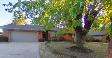 Main picture of 2303 NE 9th St