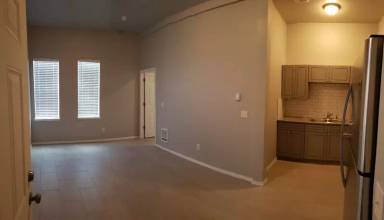 Main picture of 3016 E 5th Ave