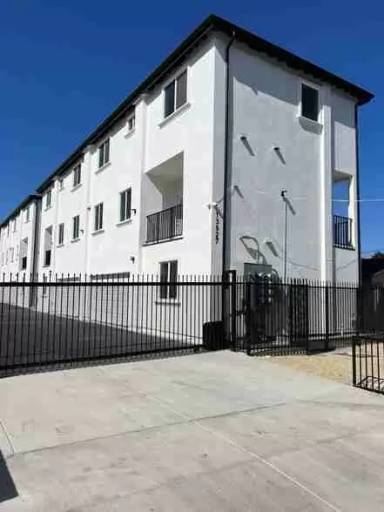 Main picture of 13927 Chadron Ave
