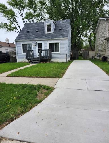 Main picture of 20342 Deering St