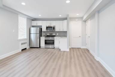 Main picture of 12 Riverside Dr