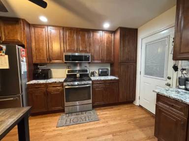 Main picture of 1544 Forest Ave