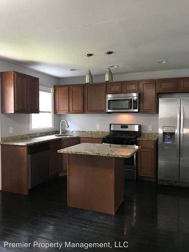 Main picture of 2 Greystone Ave