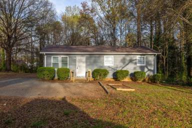 Main picture of 503 Coggins Ave