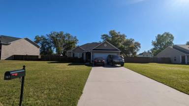 Main picture of 163 Cumberland Dr NE