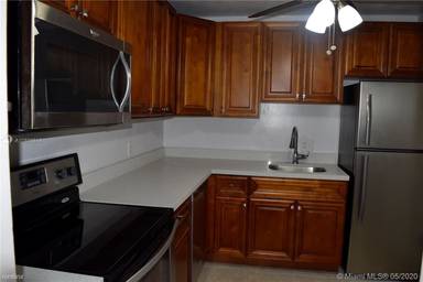 Main picture of 1735 Dewey St