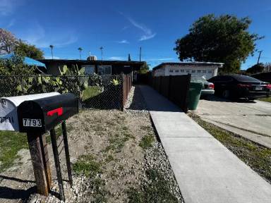 Main picture of 7793 Merito Ave