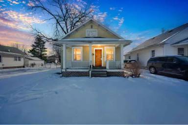 Main picture of 1132 E Oak St