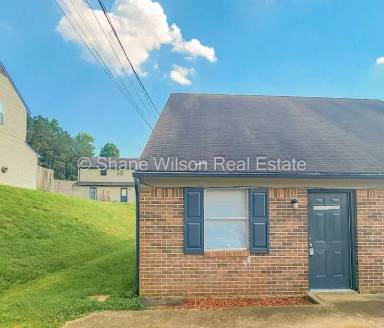 Main picture of 3317 Steeple Cir NE
