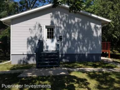 Main picture of 1207 N St NE