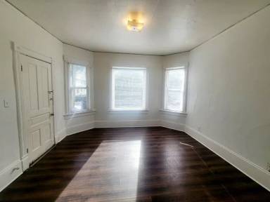 Main picture of 1710 W Mineral St