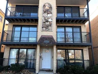 Main picture of 3932 N Narragansett Ave
