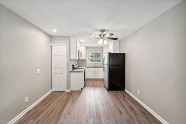 Main picture of 3808 W Sylvania Ave