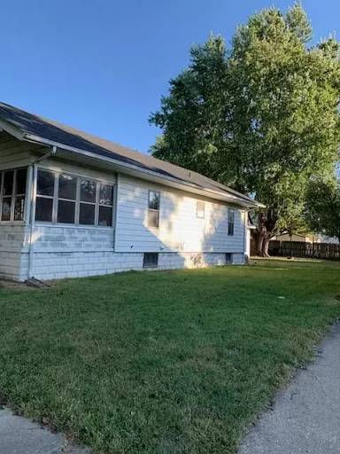 Main picture of 105 W Hefron St
