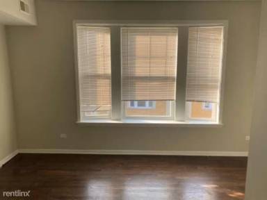 Main picture of 4620 S Lake Park Ave