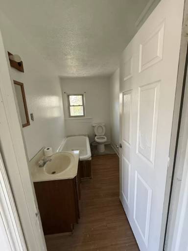 Main picture of 916 W Columbia St