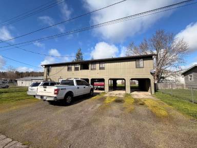 Main picture of 71 NW Jorgen St
