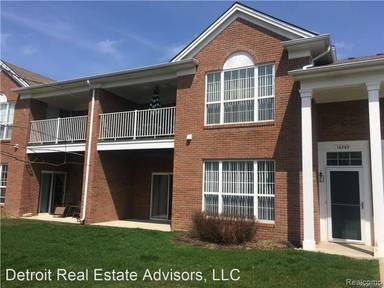 Main picture of 16869 Carriage Way