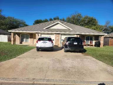 Main picture of 221 Dale Earnhardt Dr
