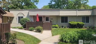 Main picture of 120 Glen Hollow Dr
