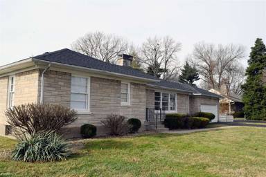Main picture of 300 N Hubbards Ln