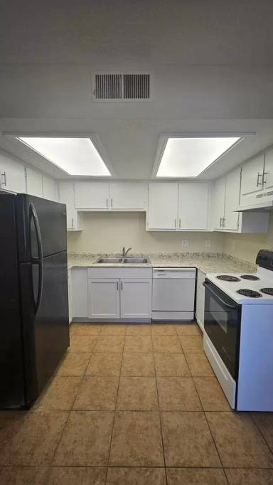 Main picture of 9710 Buena Ventura Rd NE
